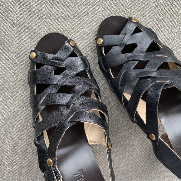 Michael Kors Peep-toe Sandal - Picture 5 of 8